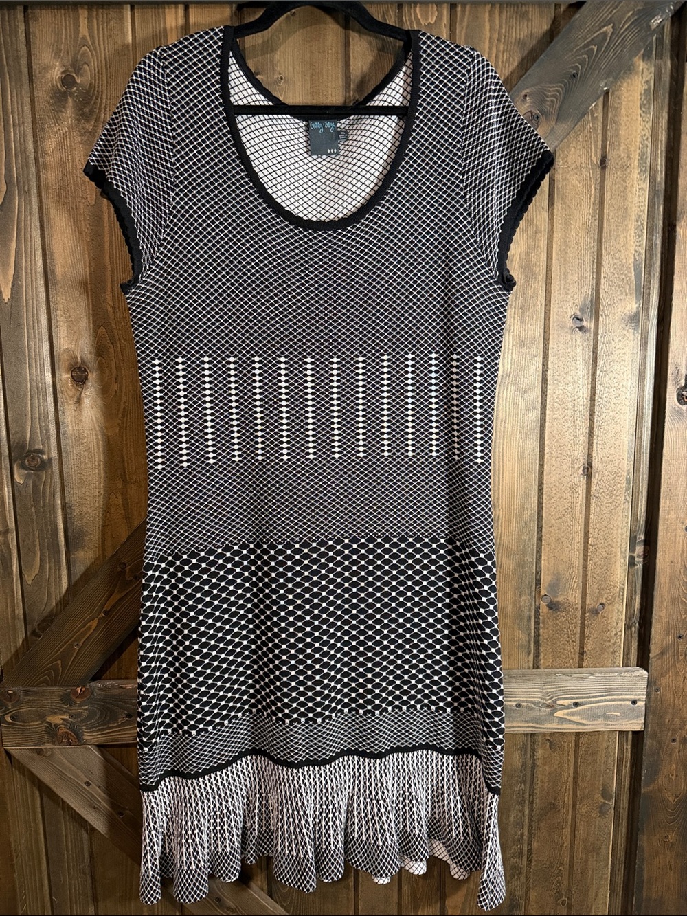 Gabby Skye Black and White Patterned Knit Midi Dress